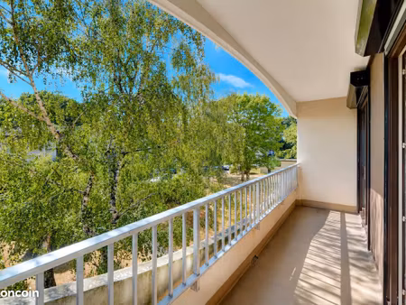 appartement 3 pièces 77 m²
