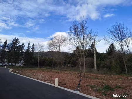 terrain à bâtir de 396 m² à le luc (83)
