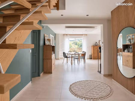 propriété 5 pièces 180 m²