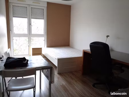 studio meublé et équipé — lons  proche fac