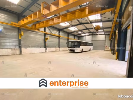 local logistique 1 527 m²