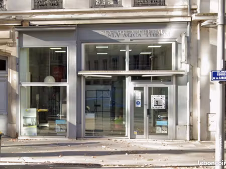 local commercial 135 m²