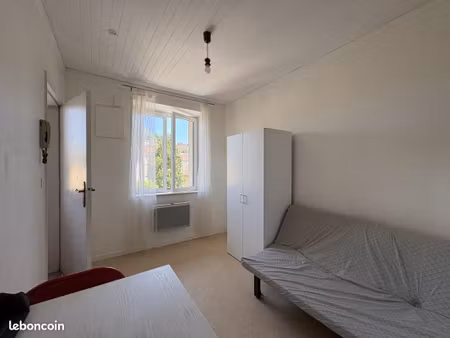 studio 1 pièce 22 m²