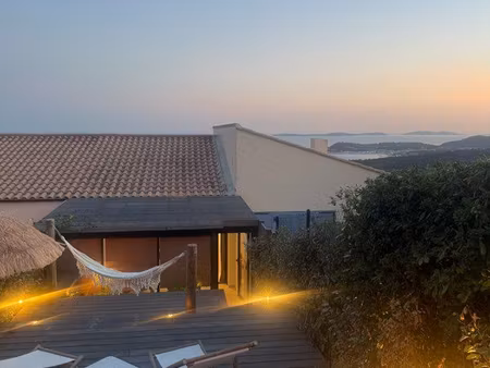 la croix-valmer – appartement meublé rénové  jardin privatif  piscine & aperçu mer