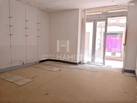 local commercial 63 m² ollioules