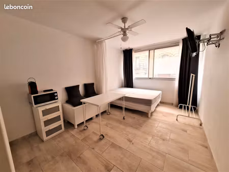 studio 1 pièce 20 m²