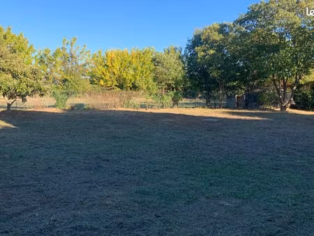 terrain de loisir 700 m2 viabiliser  clos et plat. non constructible brissac