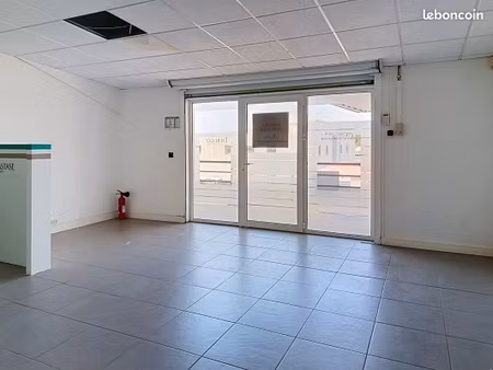 bureaux 68 m² baie mahault