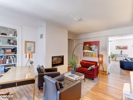 appartement d'exception 267 m2 plateau central clermont-fd - 6 chambres - dernier étage - 