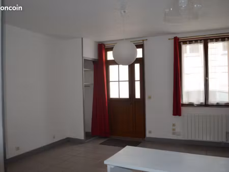 particulier loue studio