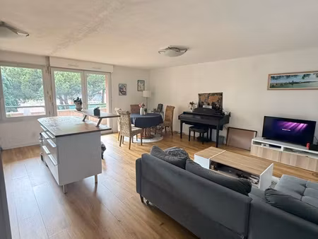appartement t3 meublée  balcon + parking