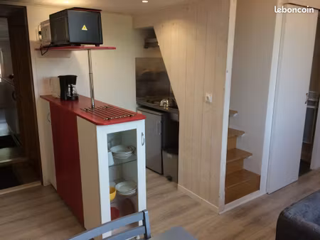 beau studio récent pour étudiant  alternant  salarié la rochelle