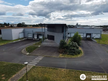 local 2330 m² terssac