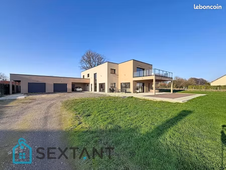 maison 8 pièces 380 m²