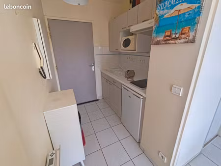studio 1 pièce 28 m²