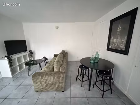 f2 dans résidence calme proche centre ville
