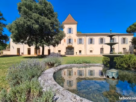 château 15 pièces 883 m²