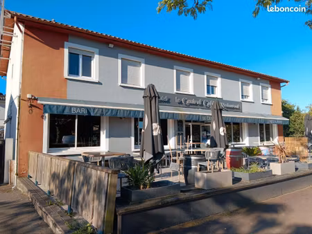 bar/hôtel/restaurant + maison