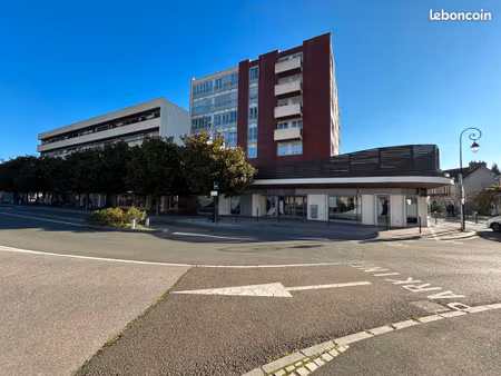 plateau de bureaux lumineux de 100m² avec parkings - cœur de dreux