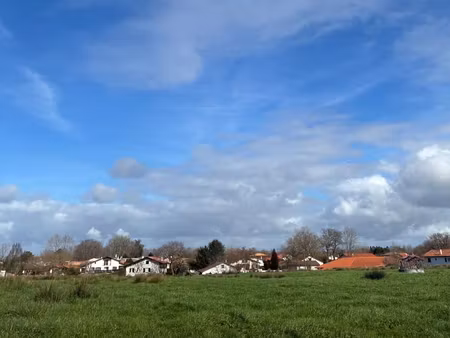 terrain 820 m² urt
