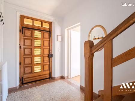 maison 8 pièces 216 m²