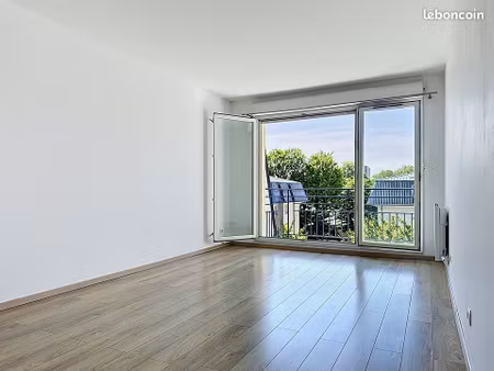 particulier vend appartement t3 dernier étage sur parc /ascenseur /garage lambersart 59
