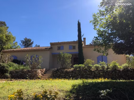 location maison vide 160 m2