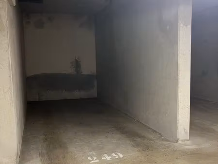 location place de parking