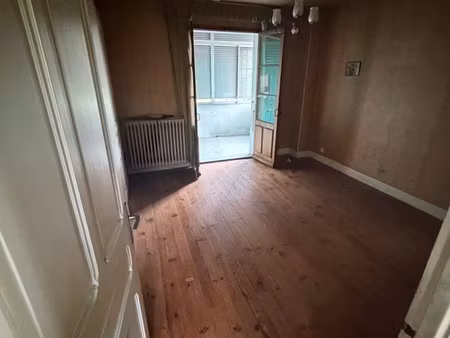 appartement à rénover sur premières hauteurs