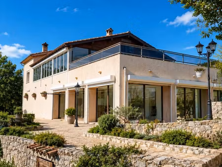 maison 6 pièces 210 m²