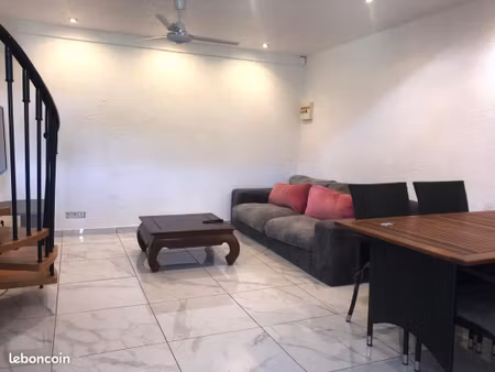 t1 meublé avec chambre en mezzanine à gosier dampierre