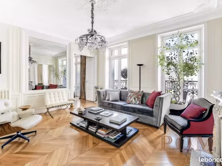 appartement 6 pièces 161 m²