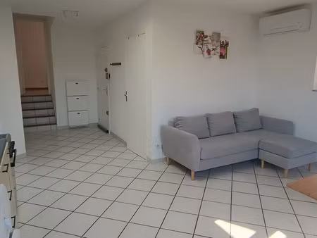 t2 meublé de 41 m² – calme – parking privatif – saint-chef