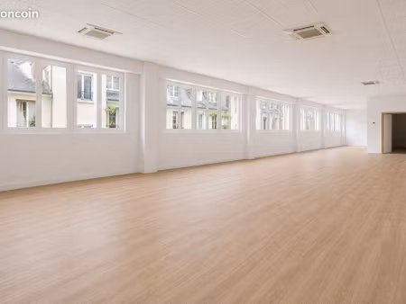 bureaux 3 715 m²