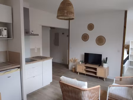 appartement meublé t2  33m² avec place de parking privée