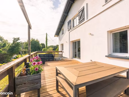 maison familiale (2appart) sur gd terrain