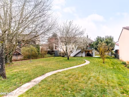 maison 6 pièces 136 m²