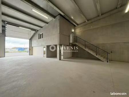 local d'activité 378 m²