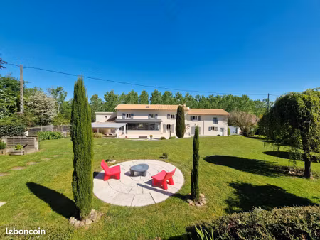 splendide ferme rénovée 261m² hab / terrain 2002m² / calme