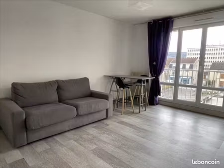 studio 1 pièce 27 m²