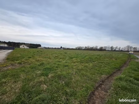 terrain 1 250 m² la force