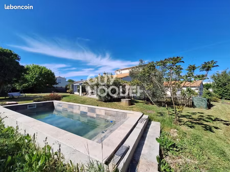 maison 7 pièces 225 m²