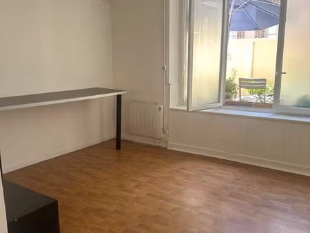 local commercial ou professionnel de 125 m2