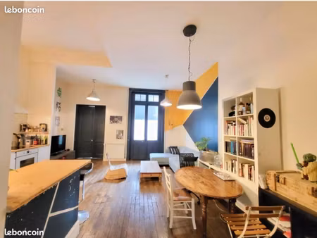 t3 meublé 80 m² – bon standing – hyper centre saint-étienne