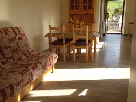 grand appartement 2 p. rdc dans maison au calme