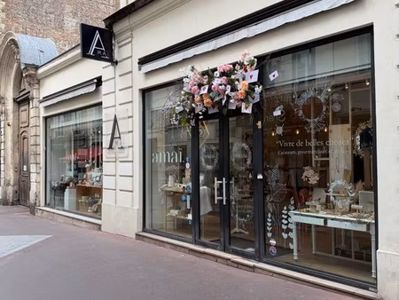 a reprendre - local commercial en plein cœur historique de rouen