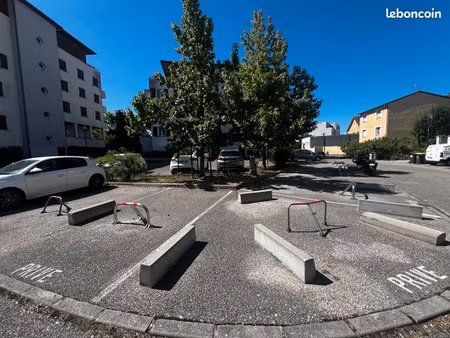 parking/box pont de cheruy