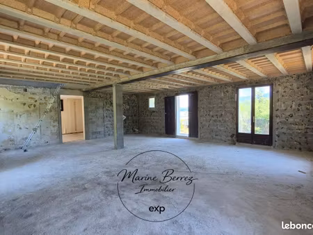propriété 3 pièces 200 m²
