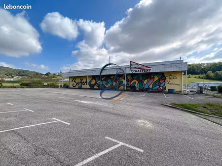 local commercial 1530 m² bourgoin-jallieu