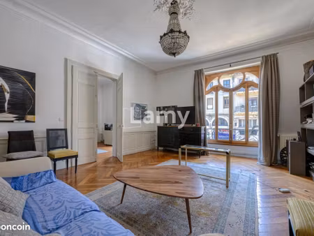 appartement 6 pièces 186 m²